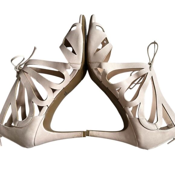 Dressbarn Women’s Elegant Cream Strappy 3.5” Heel Sandals. Size 9 - Picture 4 of 9